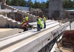 ΙΣΤΟΡΙΚΗ ΜΕΡΑ: Τοποθετούνται οι πρώτες κερκίδες στην «Αγιά Σοφιά» (VIDS + PICS)