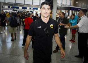 Πιλότος σε Μάνταλο: «Απογείωσε μας!»