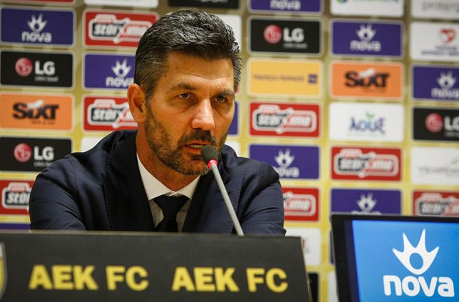 Σύντομο τετ α τετ Ουζουνίδη-Ρότζερς