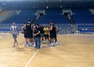 Πρώτη γνωρίμια για Ματσιούλις, Γκρίφιν και Μέις στη Βασίλισσα