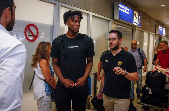 Ρόμπερσον: «Είμαι ενθουσιασμένος με την ευκαιρία της ΑΕΚ!»
