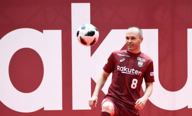 Δεν υπάρχουν οι Γιαπωνέζοι! Δεν παίζει ο Ινιέστα και βρήκαν σωσία του! (pics)