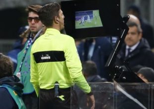 H UEFA σκέφτεται σοβαρά να εφαρμόσει το VAR στο Champions League
