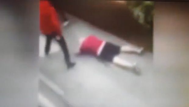 Χτύπησαν και άφησαν αναίσθητο οπαδό της Άστον Βίλα (VIDEO)