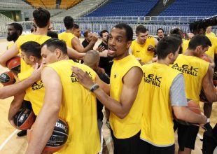 Χάντερ: «Πιο δύσκολα φέτος, θα δώσουμε τα πάντα»