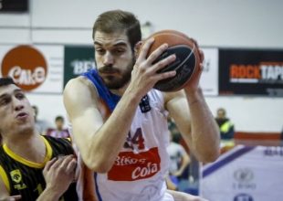 Πέρασε τις… εξετάσεις και υπέγραψε συμβόλαιο με την Τσμόκι Μινσκ ο Σαρικόπουλος