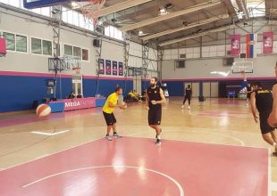 Η πρωινή προπόνηση στο «Mega Factory» (pics)