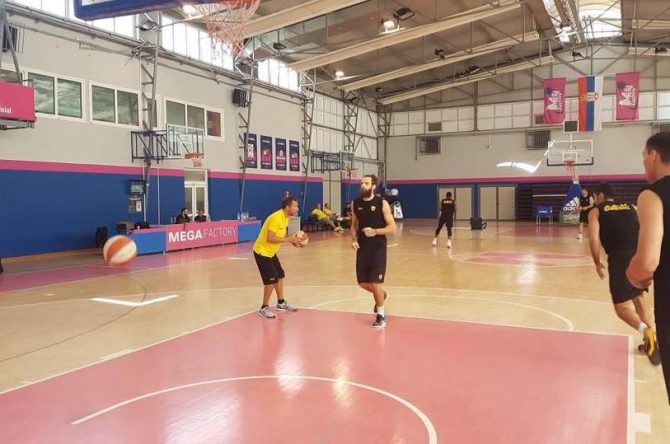 Η πρωινή προπόνηση στο «Mega Factory» (pics)
