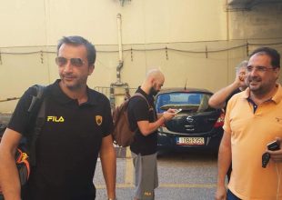 Ο Αλεξίου στην αναχώρηση της Βασίλισσας για το “Ελ. Βενιζέλος”