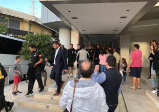 Αναχώρησε για Γεντί Κουλέ η ΑΕΚ – Αποθέωση απ’ τον κόσμο!