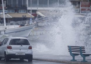 Θυελλώδεις άνεμοι στα ανατολικά και νότια – Έντονα φαινόμενα στα νότια