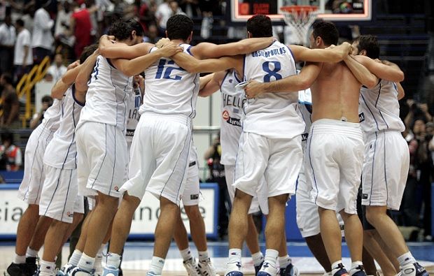 Το ελληνικό έπος του 2006 σε 12 φωτογραφίες