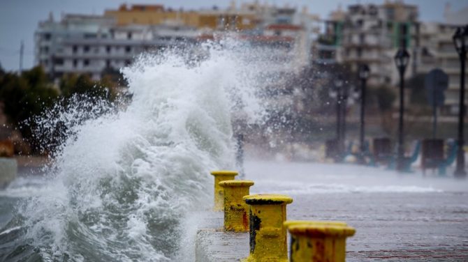 Στην Ελλάδα ο κυκλώνας Ζορμπάς: Πλησιάζει τη Νότια Πελοπόννησο Στην Ελλάδα ο κυκλώνας Ζορμπάς: Πλησιάζει τη Νότια Πελοπόννησο