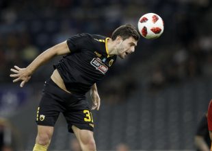 Στην… κόψη του ξυραφιού ο Μπογέ