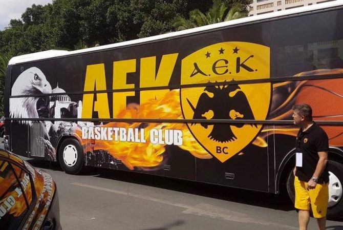 «Βασιλικό» πούλμαν με ιστορία (ΦΩΤΟ)