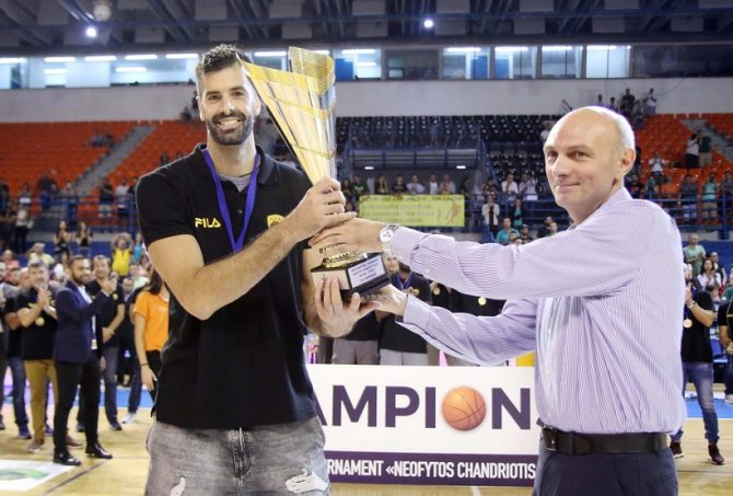 Σάκοτα: «Αφιερωμένο…» (ΦΩΤΟ) Σάκοτα: «Αφιερωμένο…» (ΦΩΤΟ)