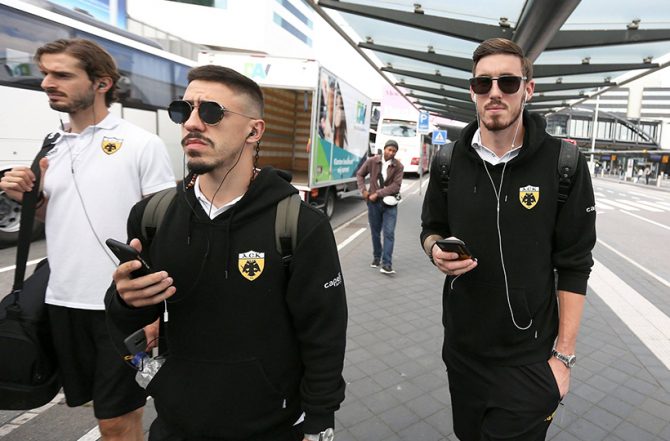 Η άφιξη της ΑΕΚ στο Άμστερνταμ (PICS)