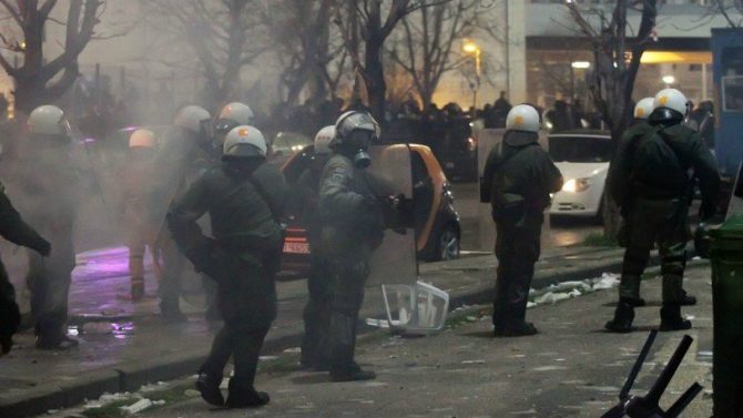 Απετράπη «ραντεβού θανάτου» μεταξύ οπαδών του ΠΑΟΚ και του Άρη (vid)
