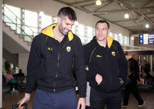 Η αναχώρηση της ΑΕΚ για Πράγα (PICS)