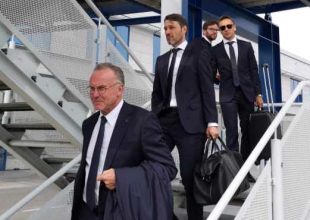 Με εντυπωσιακό τρόπο έφτασε η Μπάγερν στην Αθήνα (ΦΩΤΟ)