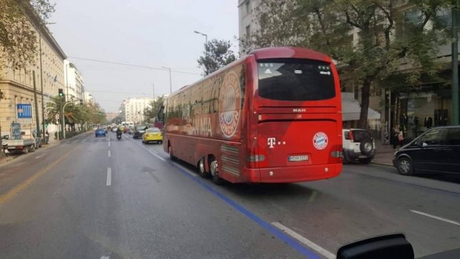 Το πούλμαν της Μπάγερν στους δρόμους της Αθήνας (ΦΩΤΟ)