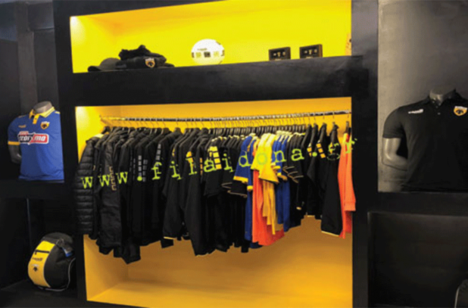 Κιτρινόμαυρη boutique στην Νέα Φιλαδέλφεια!