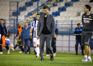 Ουζουνίδης: «Ας απαγορεύσουν τους ποδοσφαιριστές να βγαίνουν και στο γήπεδο…»