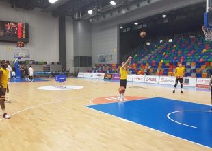Φωτογραφίες απ’ την προθέρμανση της Βασίλισσας!