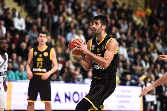 Πρώτη μαζί με τη Χάποελ η ΑΕΚ