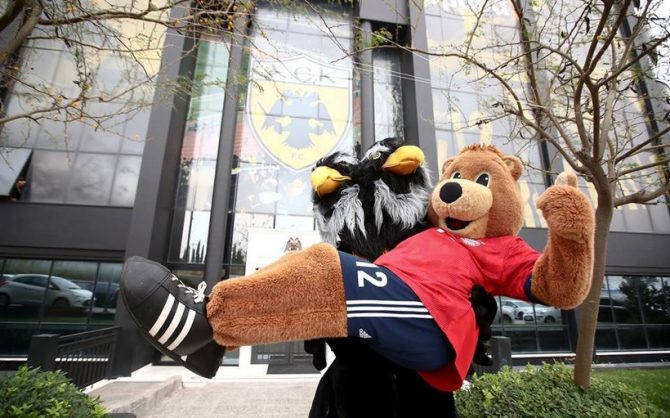 Όταν ο Χάγκα γνώρισε τον Μπέρνι (pics)