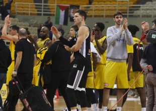 Μόνη πρώτη η Βασίλισσα!