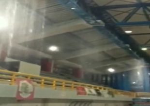 Απίστευτο σκηνικό στον Πύργο: Έπαιζαν μπάσκετ και έβρεχε… μέσα στο κλειστό!