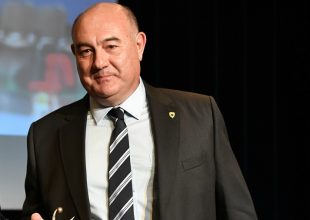 Παπασταμάτης: “Θα φτιάξουμε το γήπεδο της ΑΕΚ για χάντμπολ και βόλει” (VIDEO)
