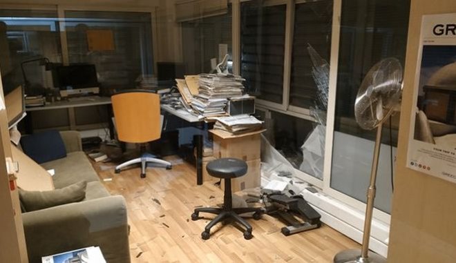 Έκρηξη βόμβας στον ΣΚΑΪ: Χρησιμοποιήθηκαν 5 κιλά εκρηκτικής ύλης – Τα σενάρια που εξετάζονται