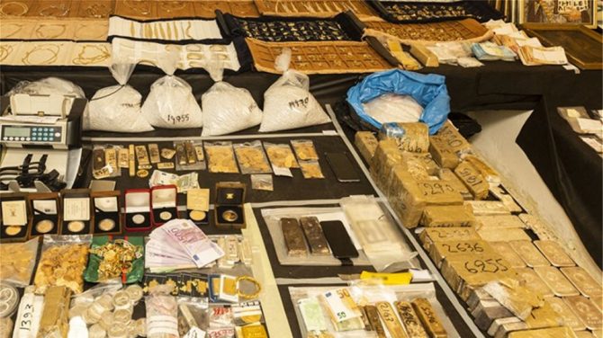 Ανατροπή στο κύκλωμα με το χρυσό: Πώς μπορεί να βγουν από τη φυλακή οι 8 προφυλακισθέντες