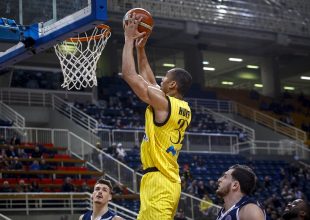 Ο Χάντερ MVP του ματς ΑΕΚ-Ντιζόν