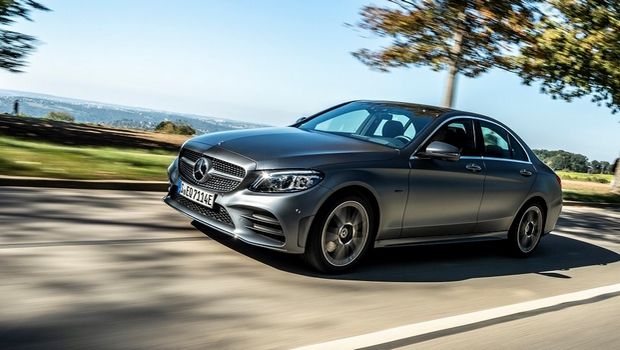 Πρώτη σε πωλήσεις στα premium η Mercedes-Benz