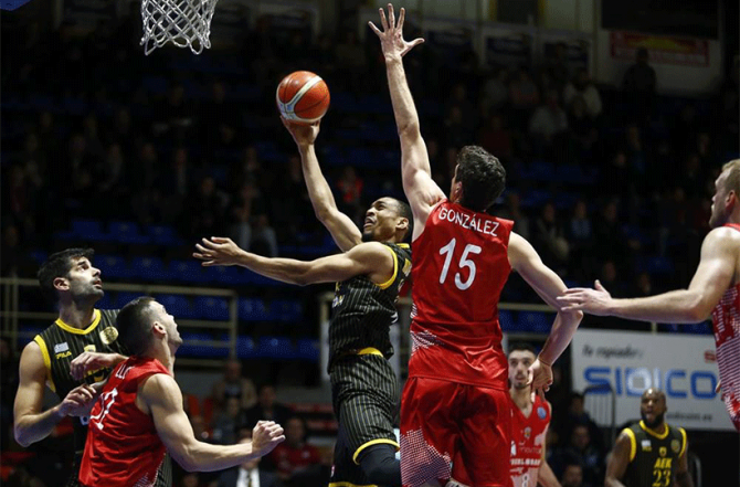 «Ταύρος μαινόμενος» η Βασίλισσα!