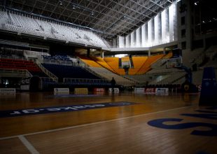 Η ανακοίνωση της Βασίλισσας για αναβολή και εισιτήρια