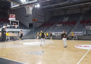 Φωτογραφίες απ’ την προπόνηση της ΑΕΚ στο Brose Arena