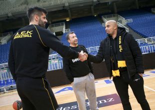 Η υποδοχή του Θίοντορ στο ΟΑΚΑ! (VIDEO)