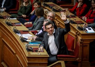 Κυρώθηκε η Συμφωνία των Πρεσπών – 153 “Ναι”, 146 “Όχι”, 1 “παρών”