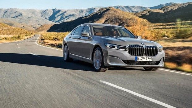 Υβριδικές εκπλήξεις από την BMW στη Γενεύη