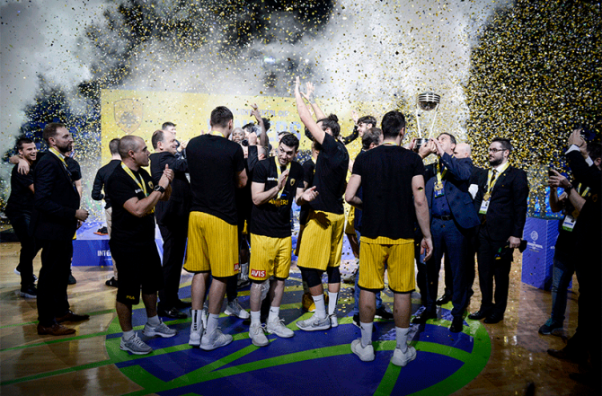 Η «Βασίλισσα» ξέρει να ευχαριστεί…