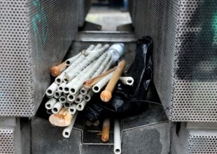 Οπαδοί της Ντιναμό με ρόπαλα στο κέντρο της Αθήνας (pics & vid)