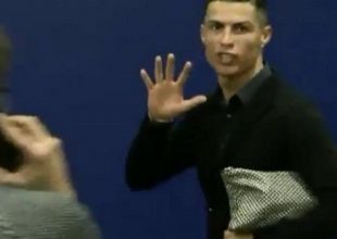 Ο Κριστιάνο έδειξε τα πέντε δάχτυλα και στους δημοσιογράφους!