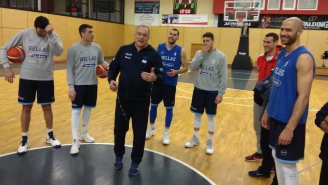 Ο Ζήσης υποδέχτηκε την Εθνική ομάδα