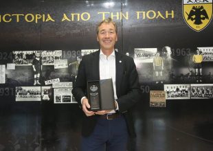 Ο επικεφαλής του UEFA Medical and Anti-Doping στα γραφεία της ΑΕΚ
