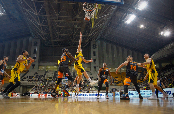 Αποκριάτικο πάρτι στο ΟΑΚΑ!