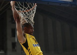 ΑΕΚ με ψυχή και όπου βγει!